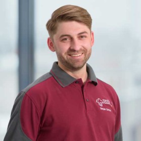 Simon Meyer - Bodenleger und Parkettleger | Berufsbildung Boden und Parkett