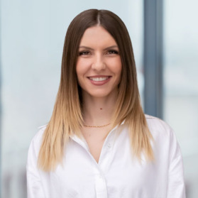 Jasmira Ajdaroska - Bodenleger und Parkettleger | Berufsbildung Boden und Parkett