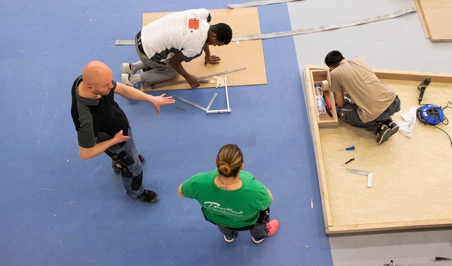 Home - Bodenleger und Parkettleger | Berufsbildung Boden und Parkett 82