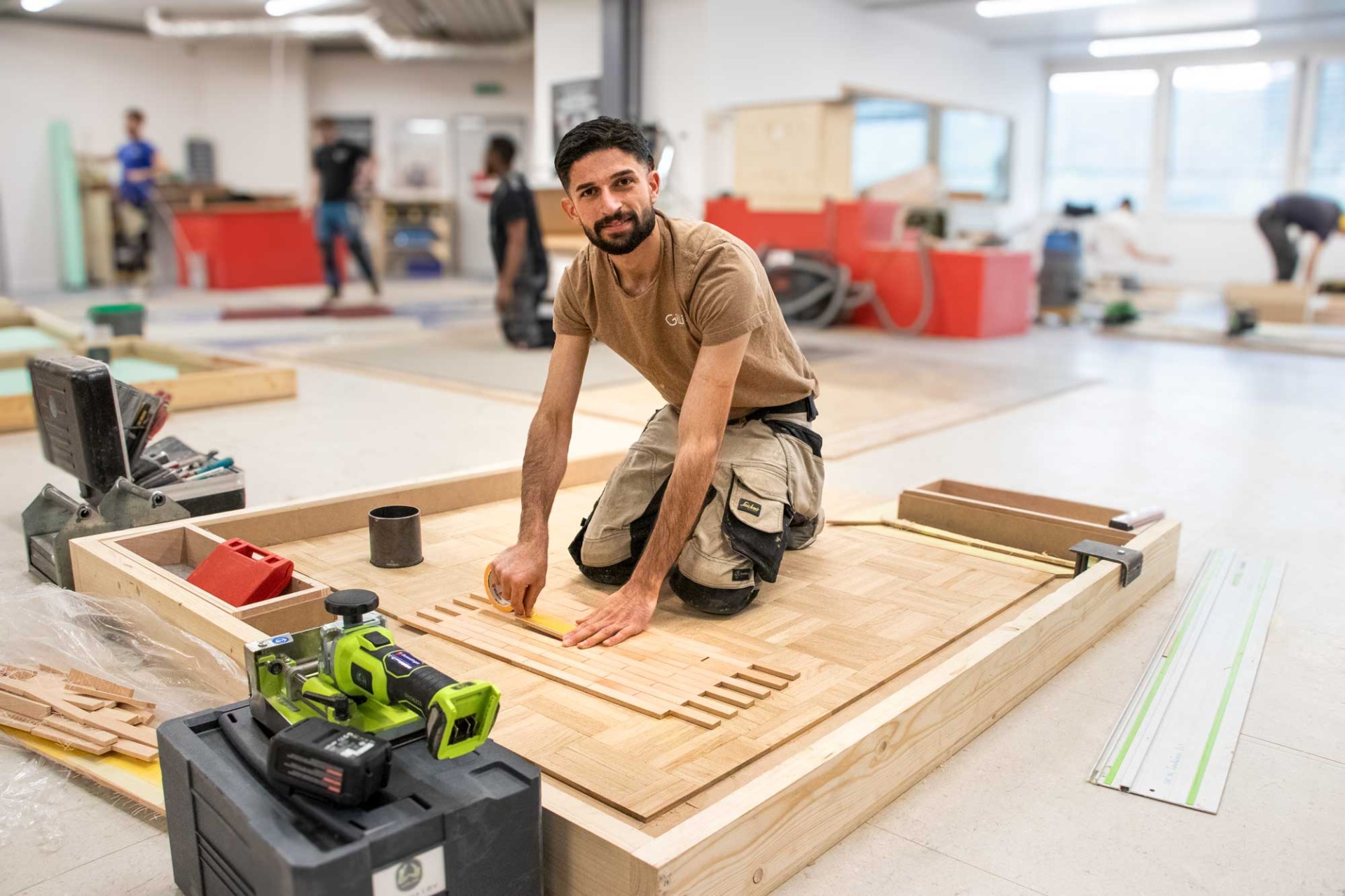 Home - Bodenleger und Parkettleger | Berufsbildung Boden und Parkett 50